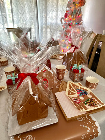 GINGERBREAD HOUSE SHAPED PAPER PLATE