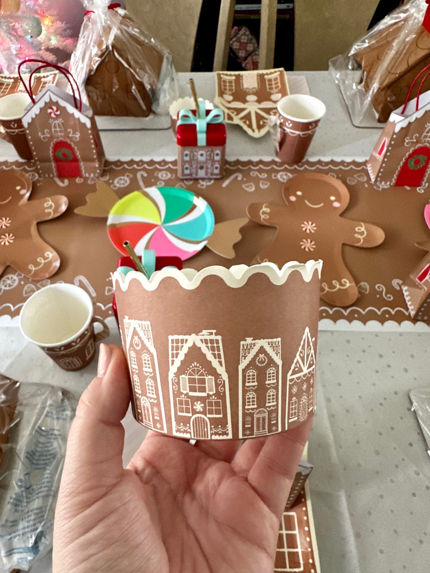 GINGERBREAD JUMBO FOOD CUPS - Ships Mid-November