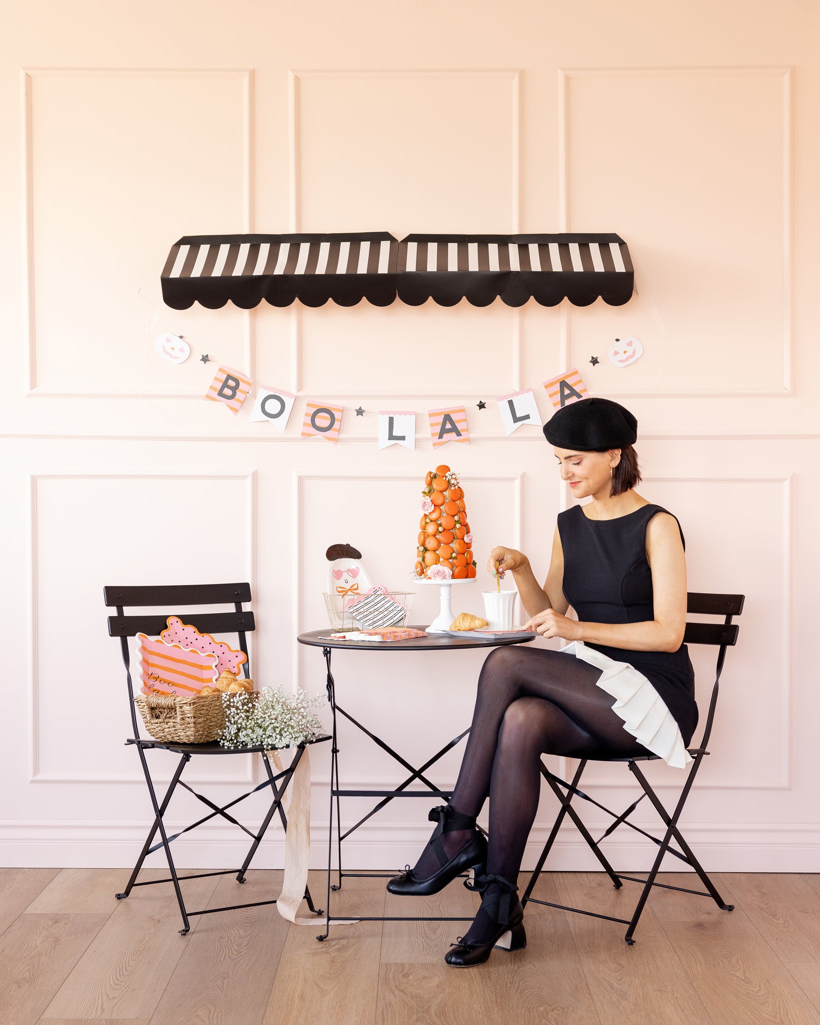 Presale: PINK WITH BLACK STAR PAPER PLATE