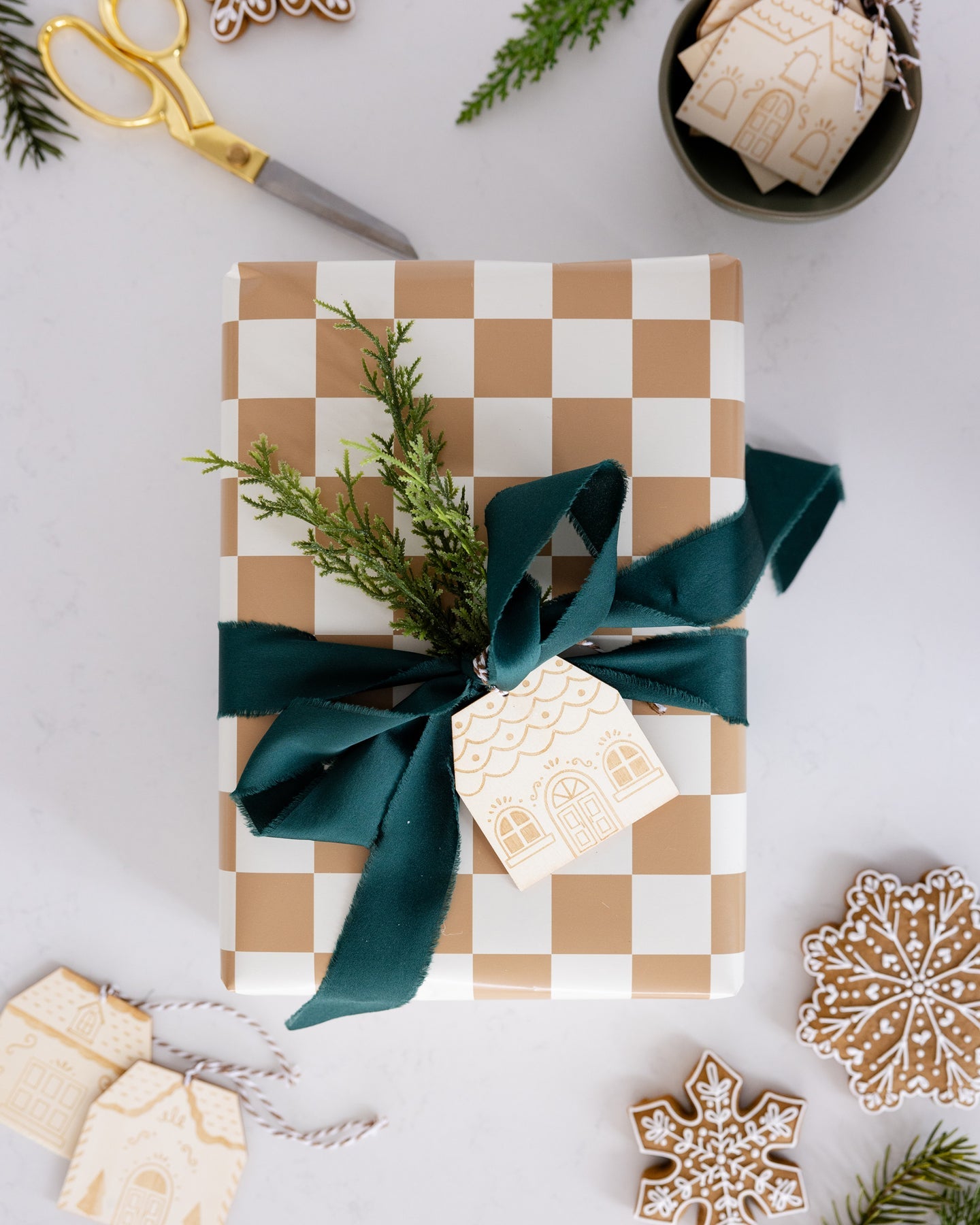 GINGERBREAD HOUSE WOOD TAGS