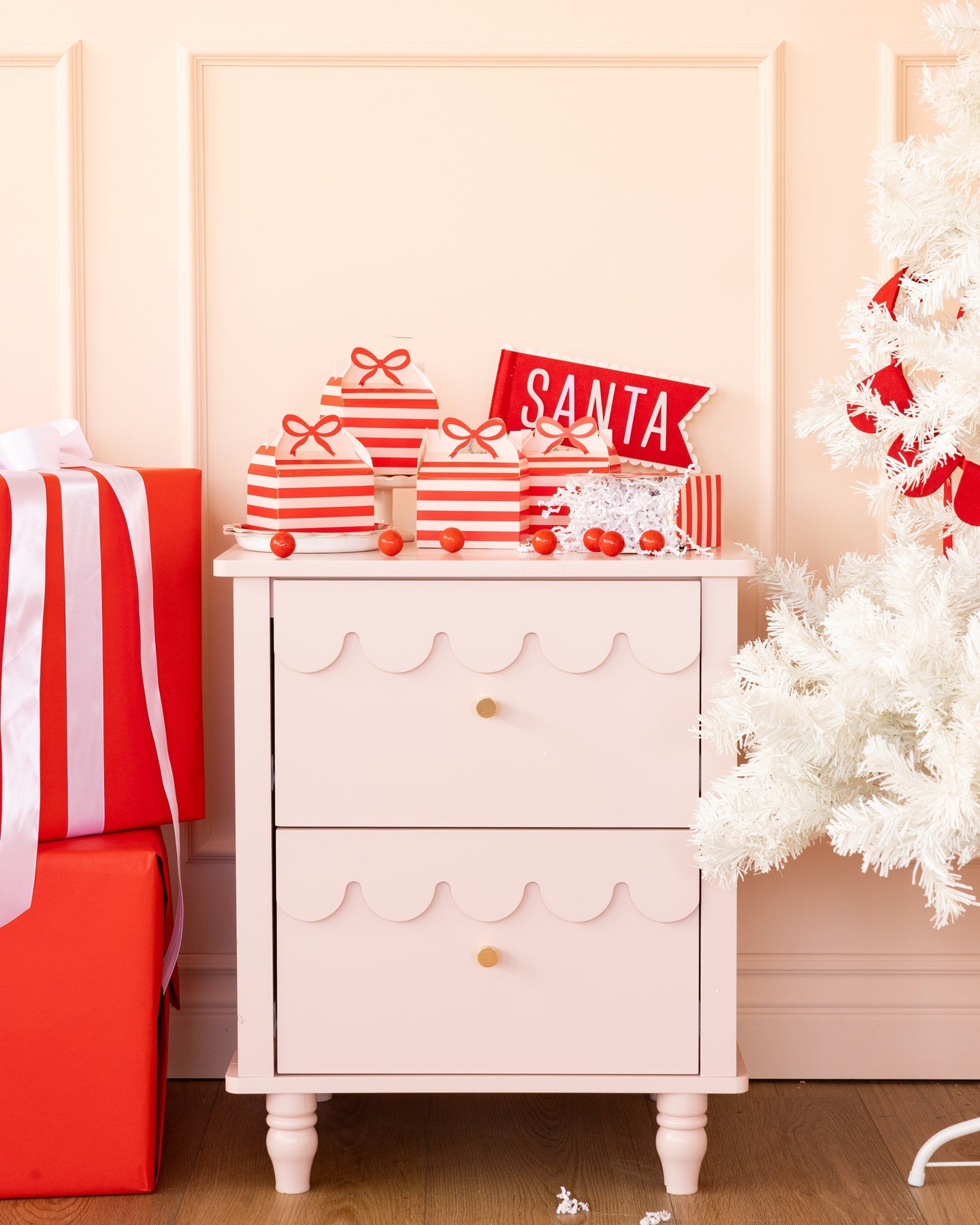 PRESALE: MJY1208 - Red and Pink Gable Boxes