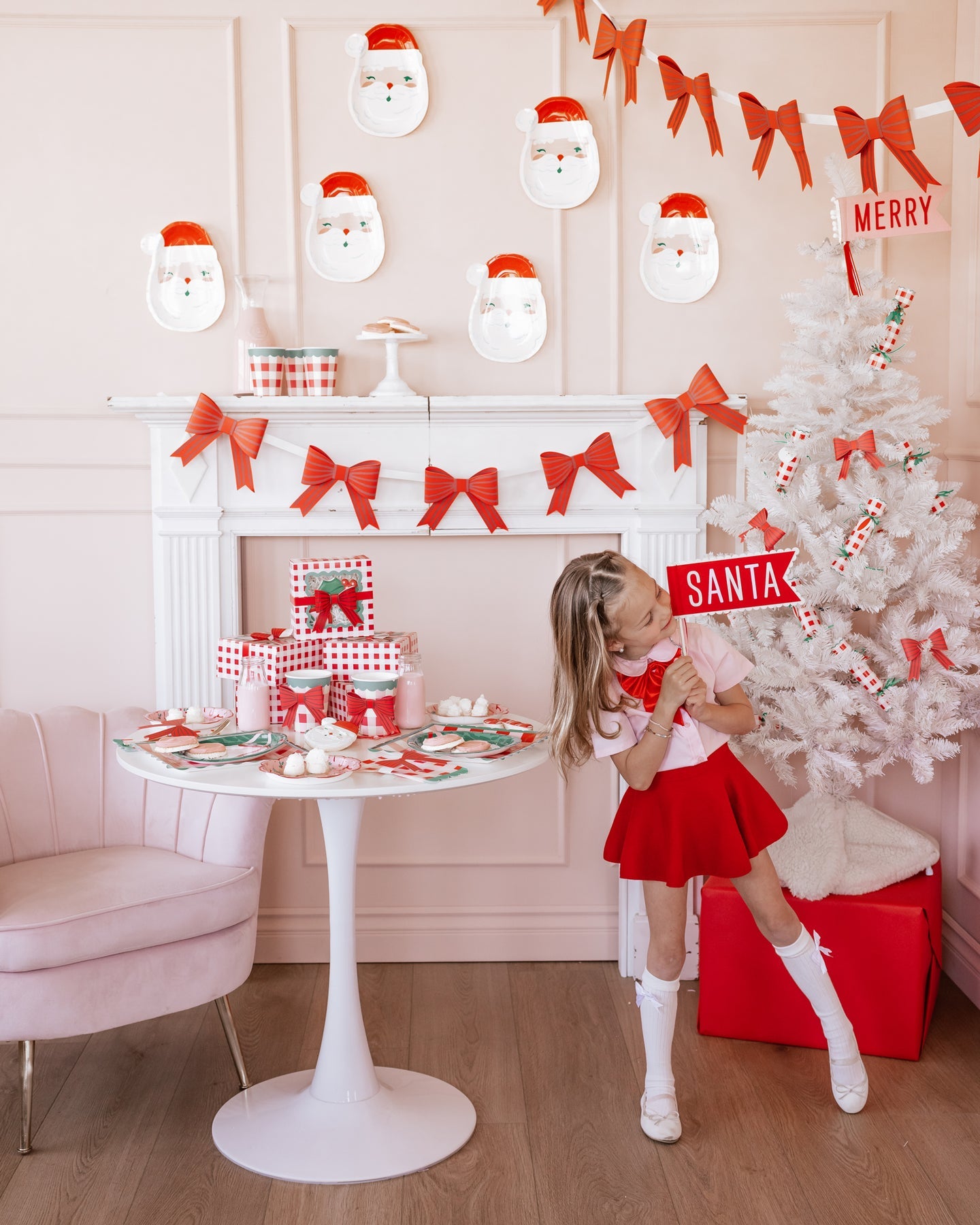 PRESALE: SUG1214 -Santa and Merry Felt Pennant Set