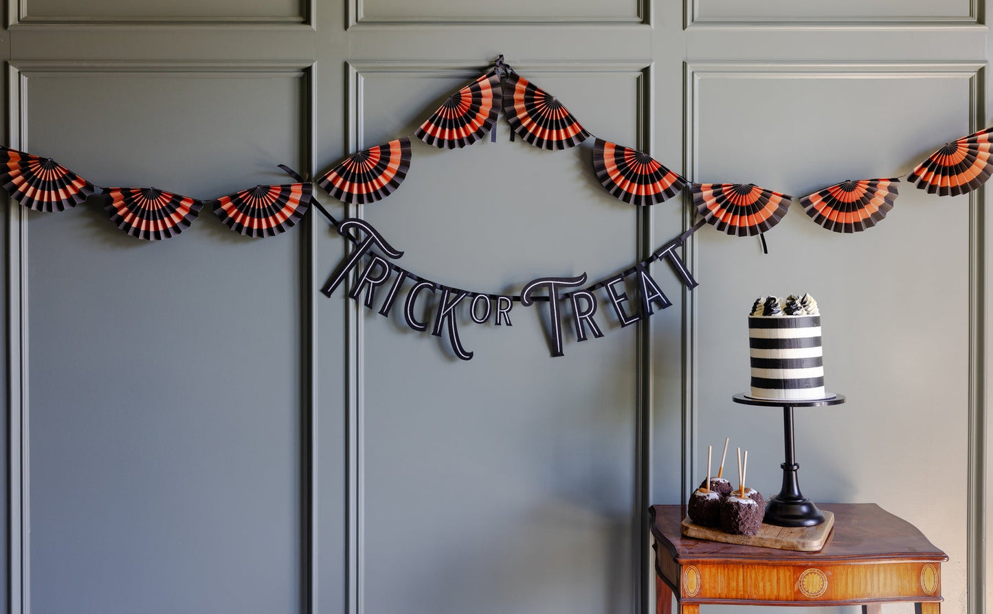TRICK OR TREAT FELT BANNER