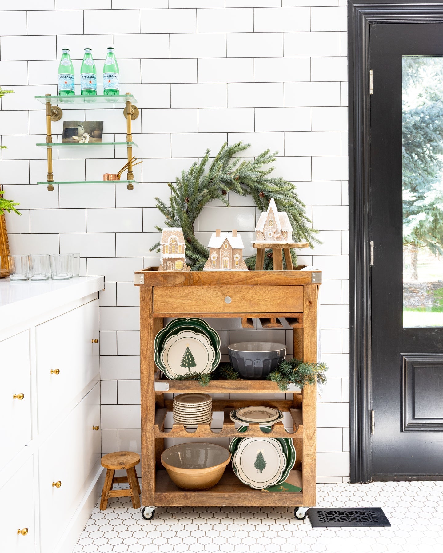 PRESALE: VIL1254 - Gingerbread Chalet