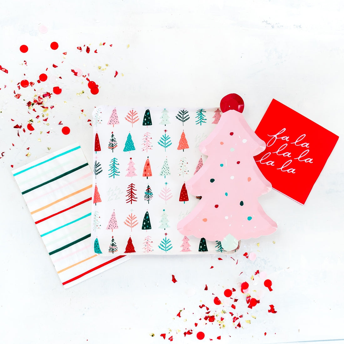 Oui 9" Christmas Tree Party Plates (8)