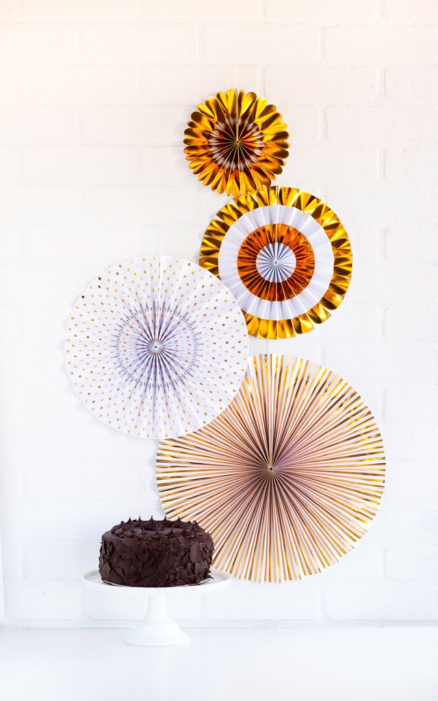 Paper Love Gold Party Paper Fans