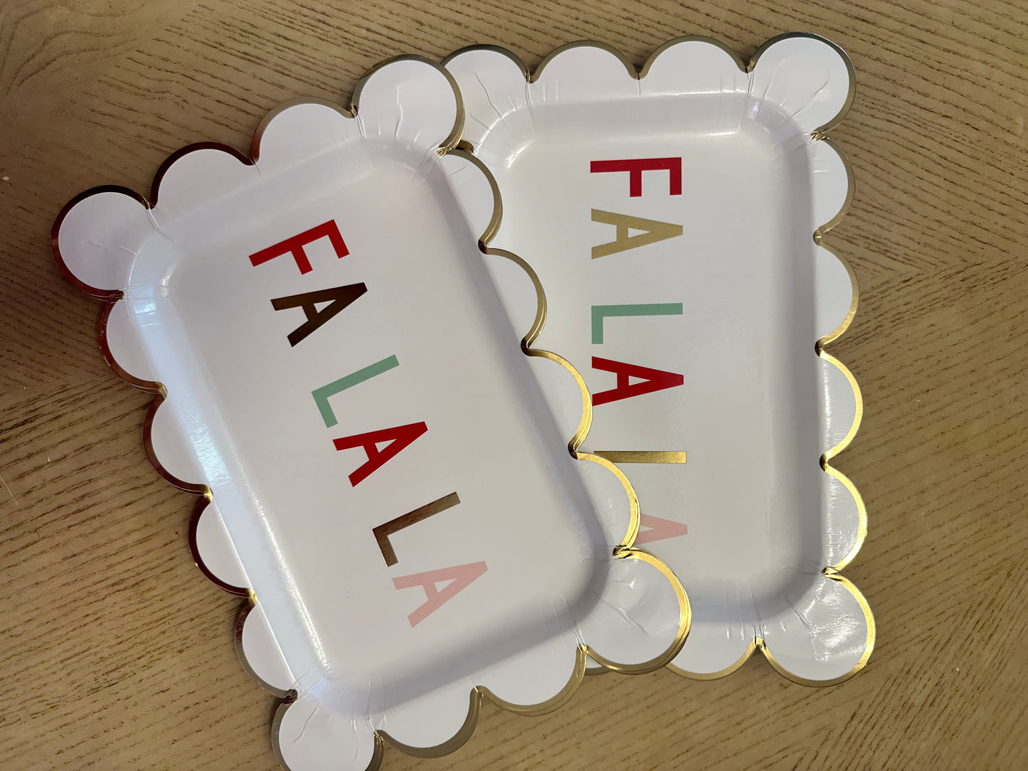 SNOW FUN FA LA LA SCALLOP PLATE